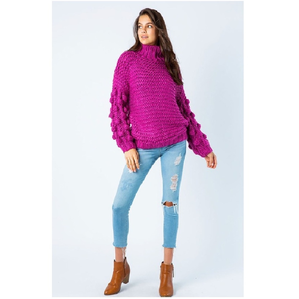 NWT PREMIUM HAND KNIT GORGEOUS Ball Sleeve Sweater - Picture 2 of 8